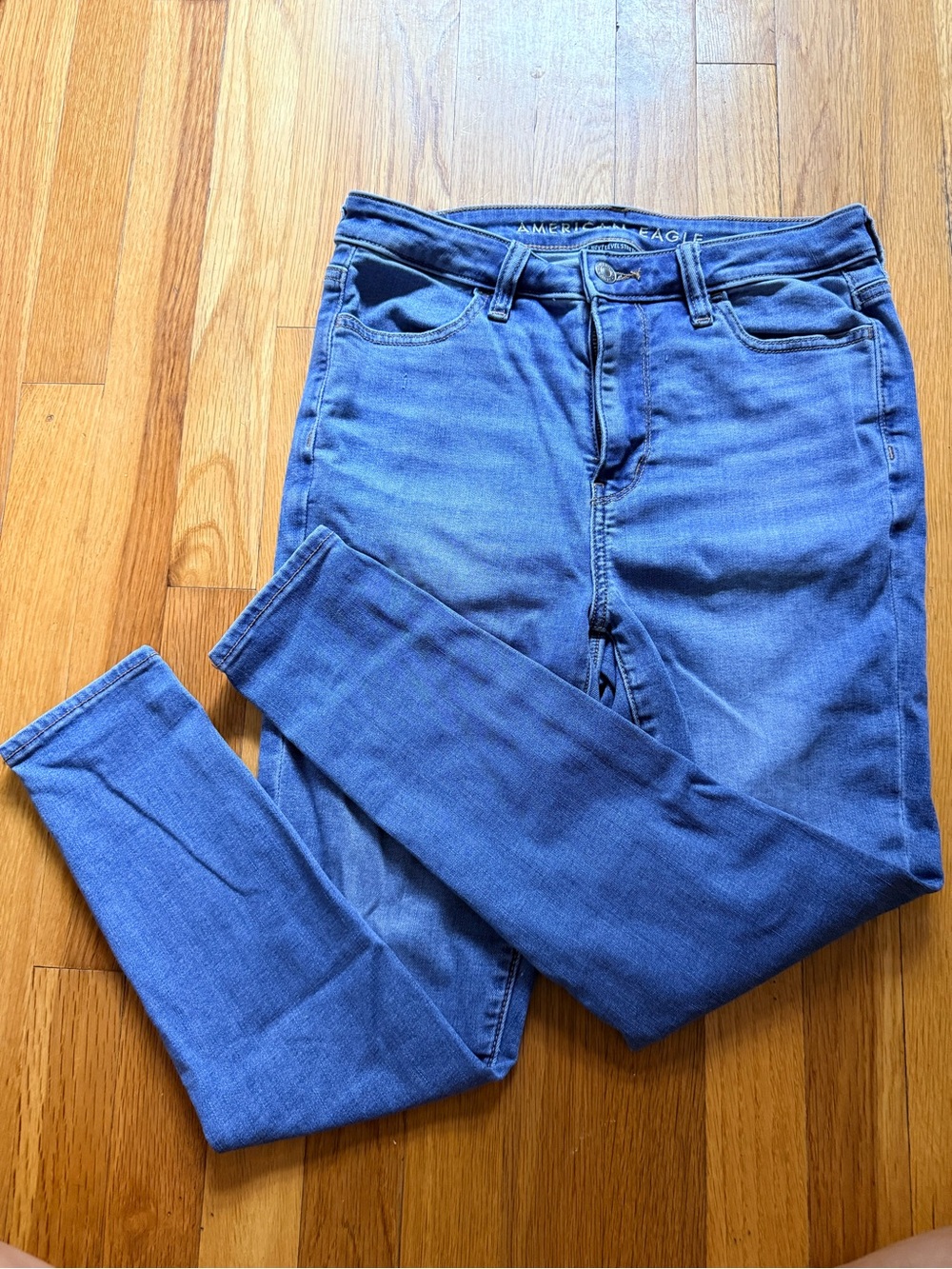 American Eagle Outfitters Women’s Skinny Jeans - Medium Blue Wash